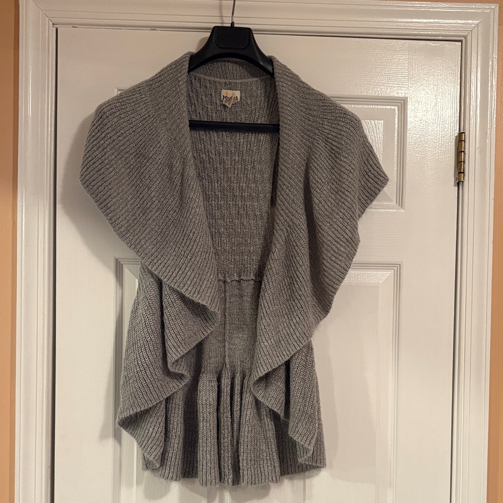 Mudd Women's Light Gray Open-Front Sweater